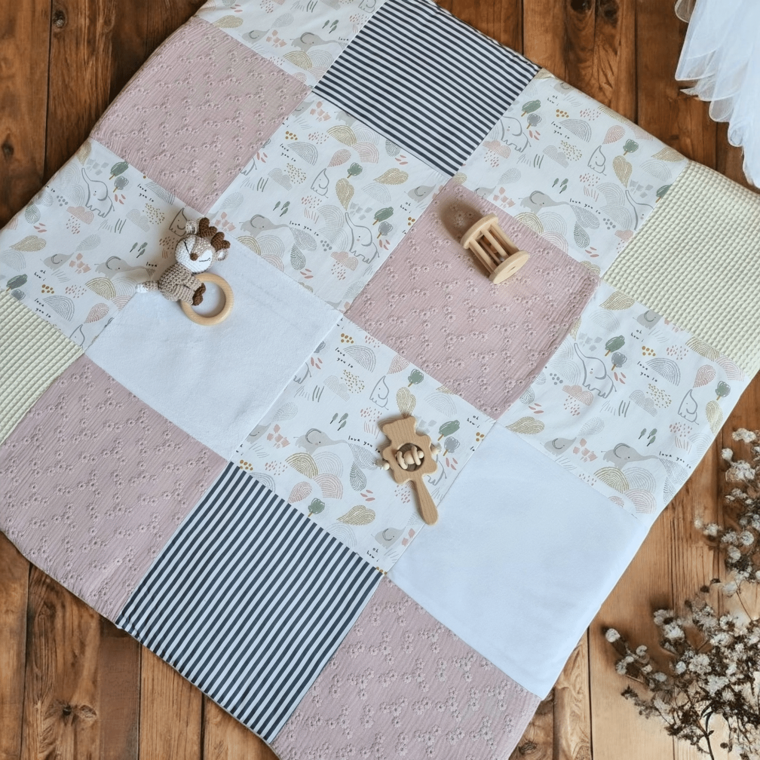 Tapis d'éveil évolutif : de la naissance à 18 mois et au-delà
