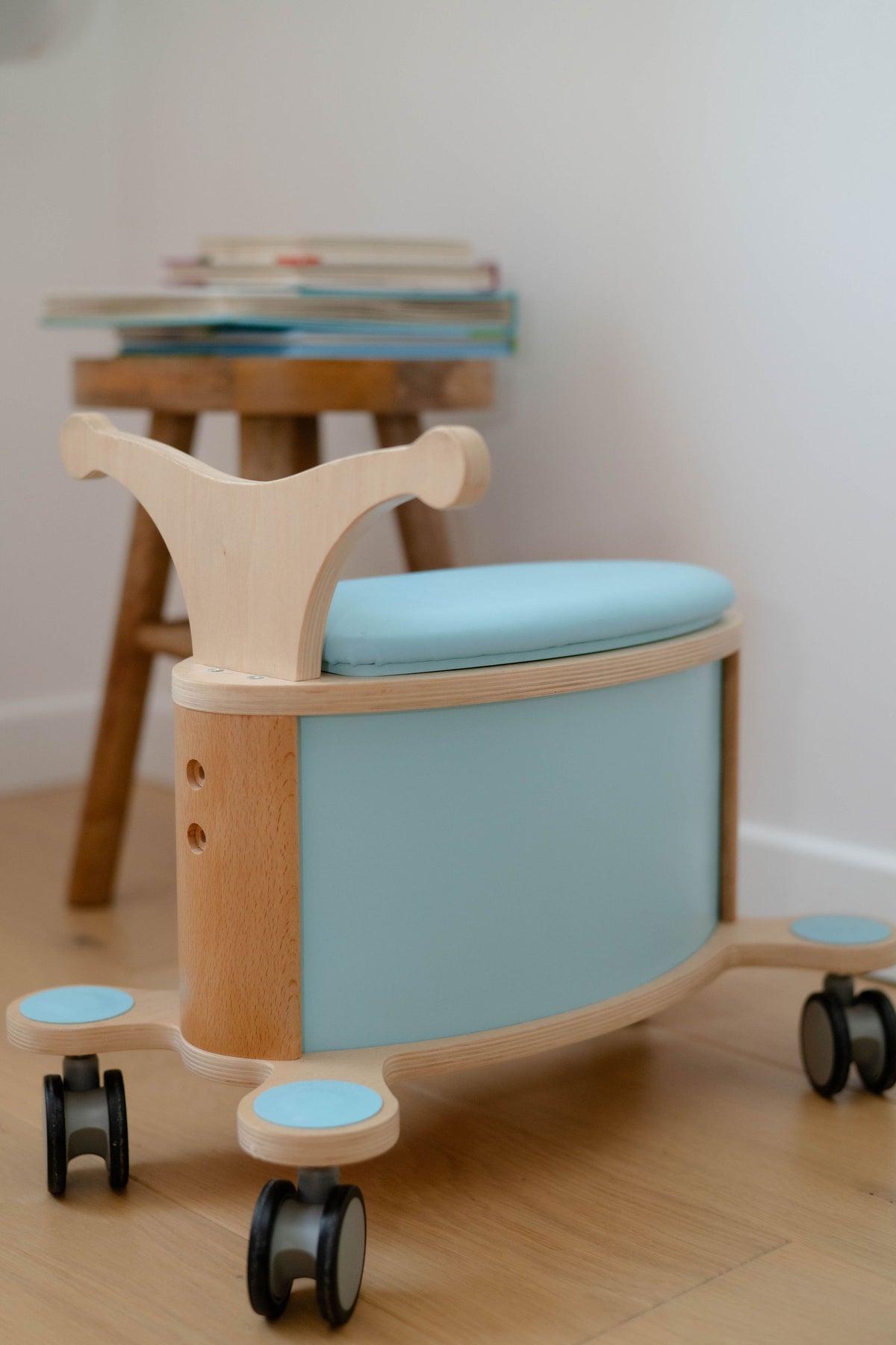 Trotteur en bois - voiture porteur