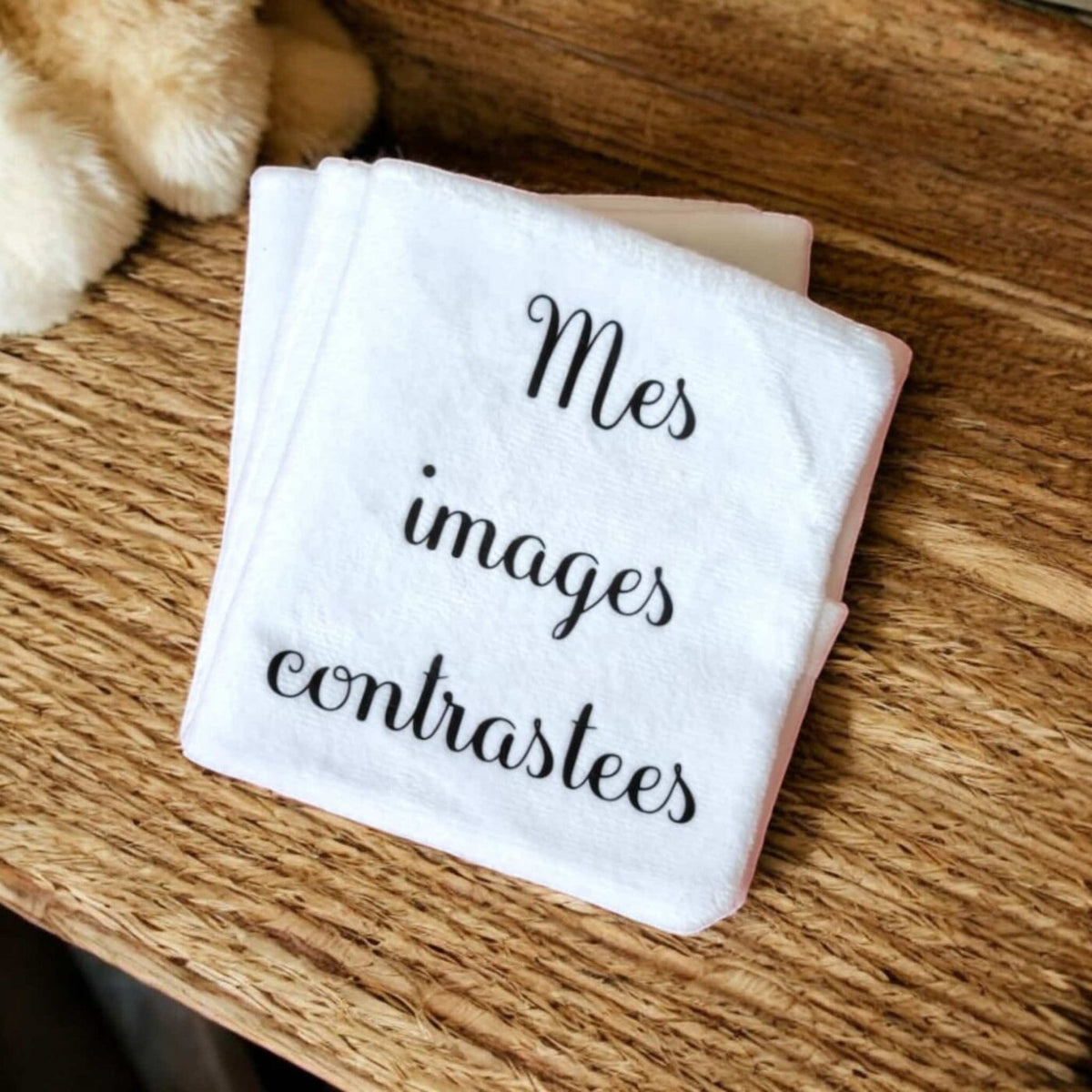 Livre d'éveil pour bébé - petit recueil d'images contrastées pour stimuler la vision de bébé - Biquette Biquette