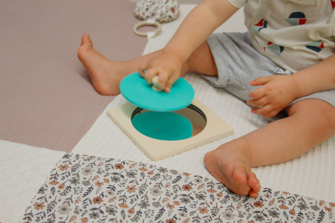 Le puzzle bouton avec miroir surprise