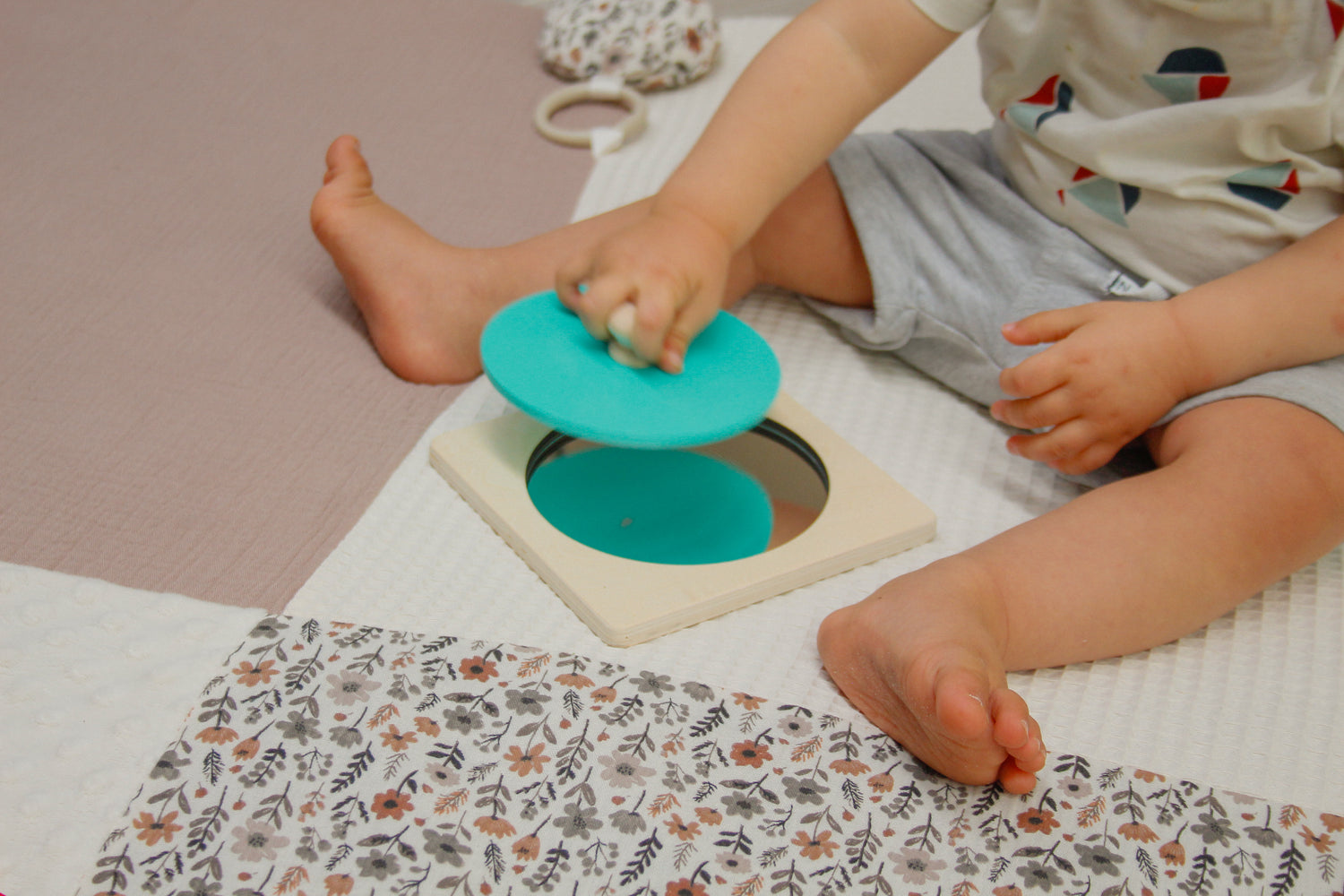 Le puzzle bouton avec miroir surprise